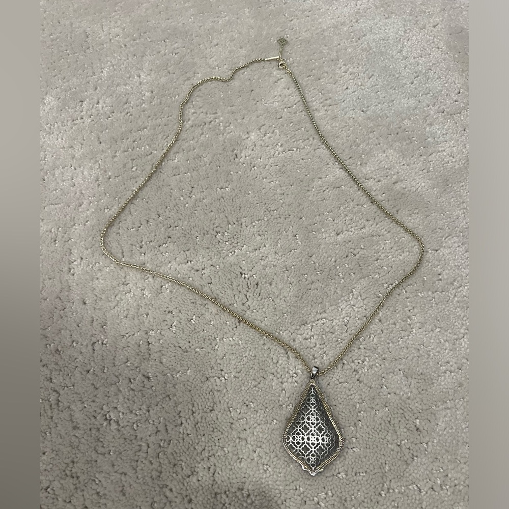 Long Kendra Scott pendant necklace
